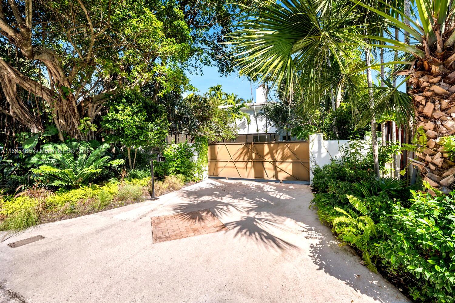 6165 Pine Tree Dr, Miami Beach, Florida image 4