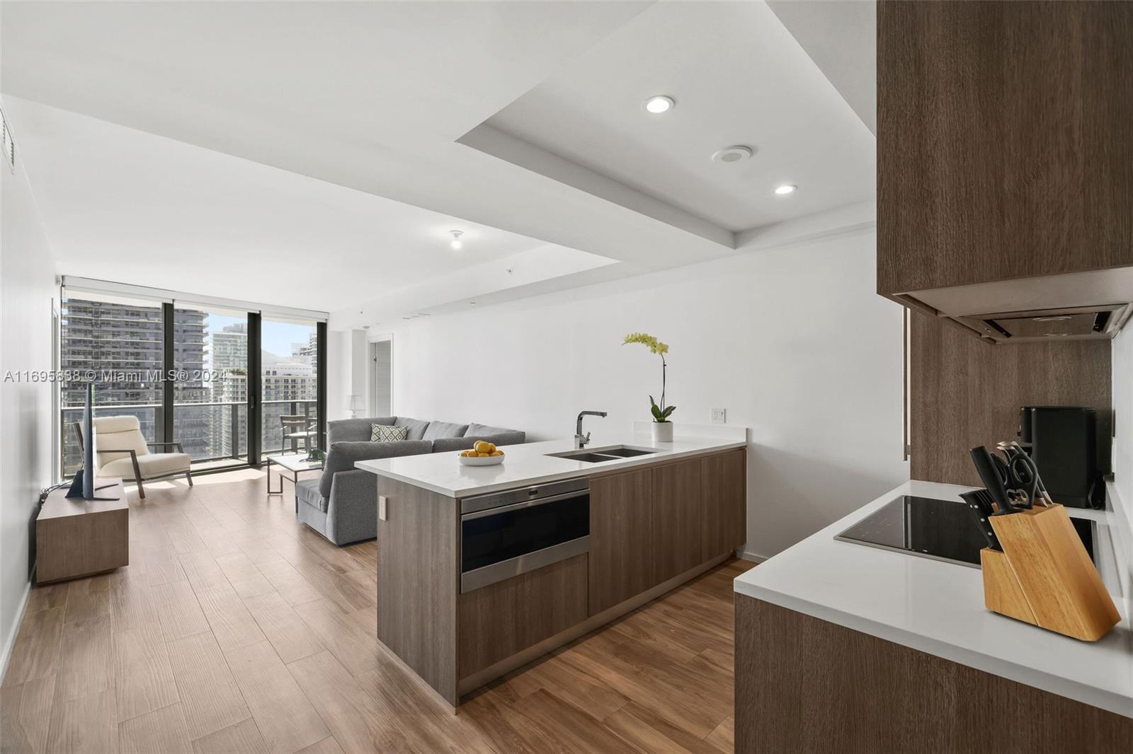 801 S Miami Ave #4002, Miami FL 33130