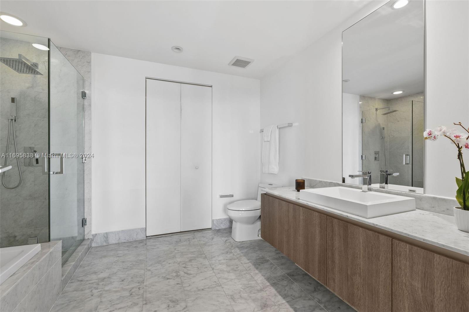 801 S Miami Ave #4002, Miami FL 33130