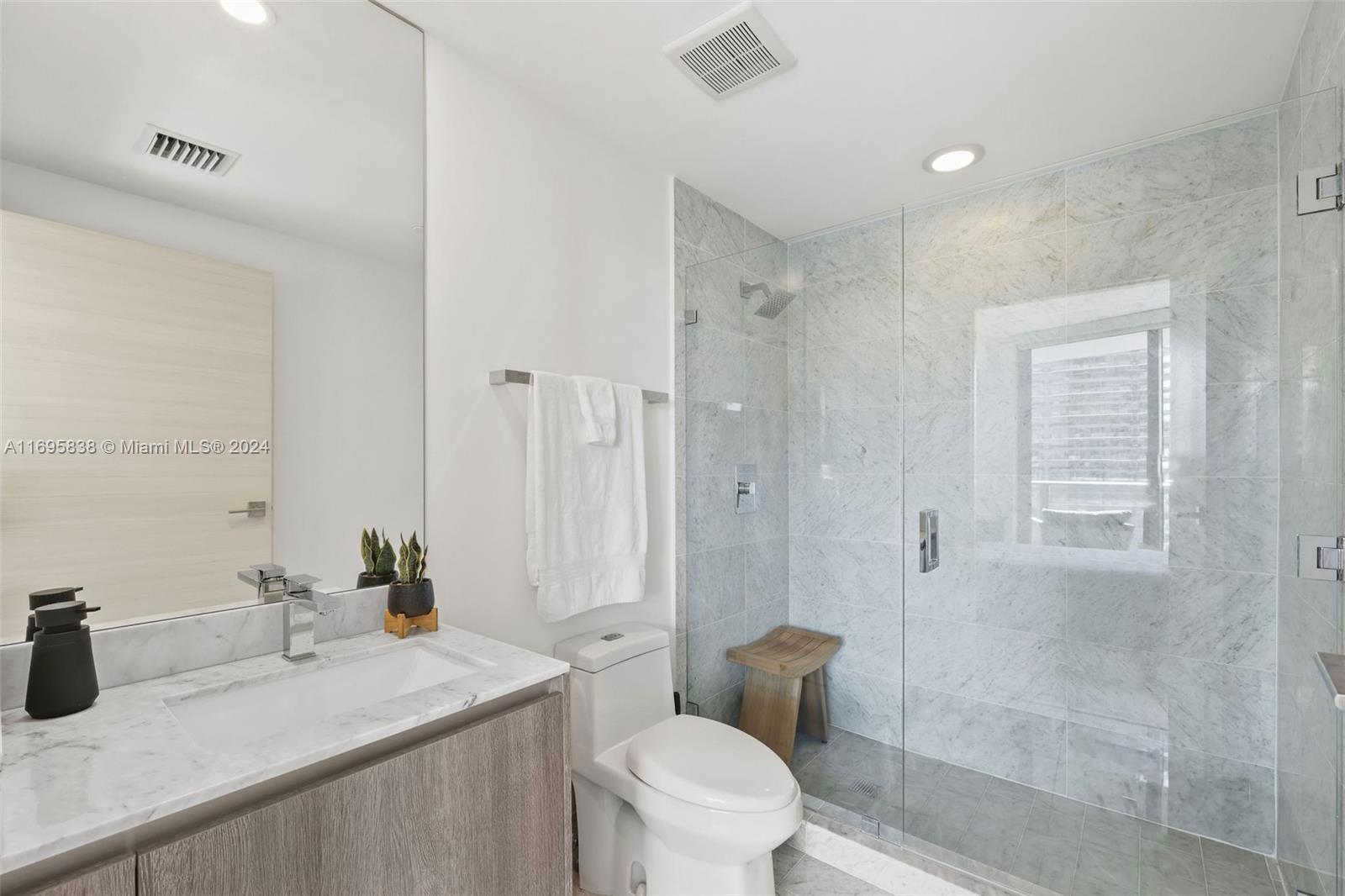 801 S Miami Ave #4002, Miami FL 33130