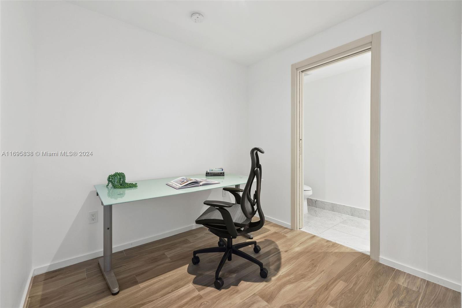 801 S Miami Ave #4002, Miami FL 33130