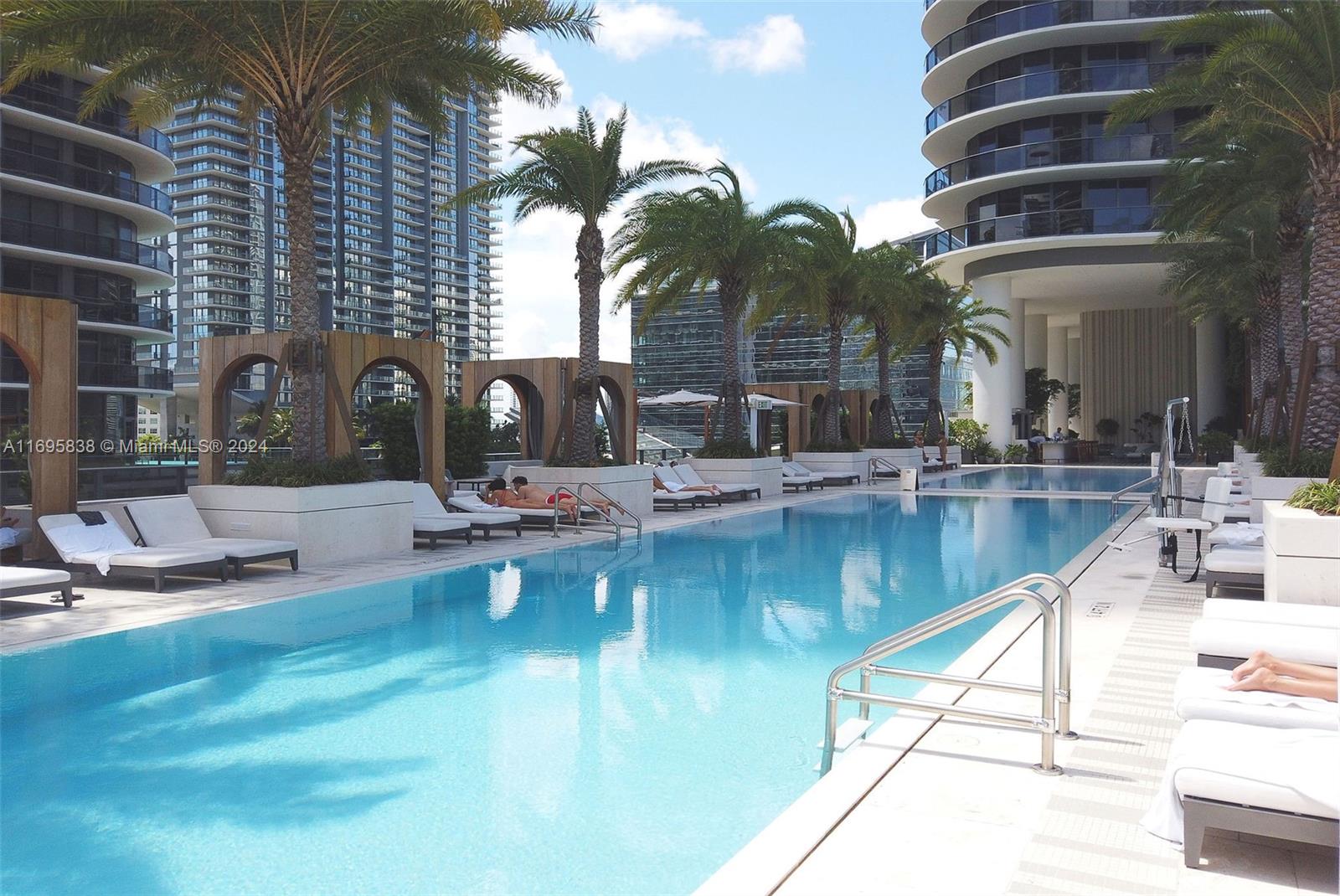 801 S Miami Ave #4002, Miami FL 33130