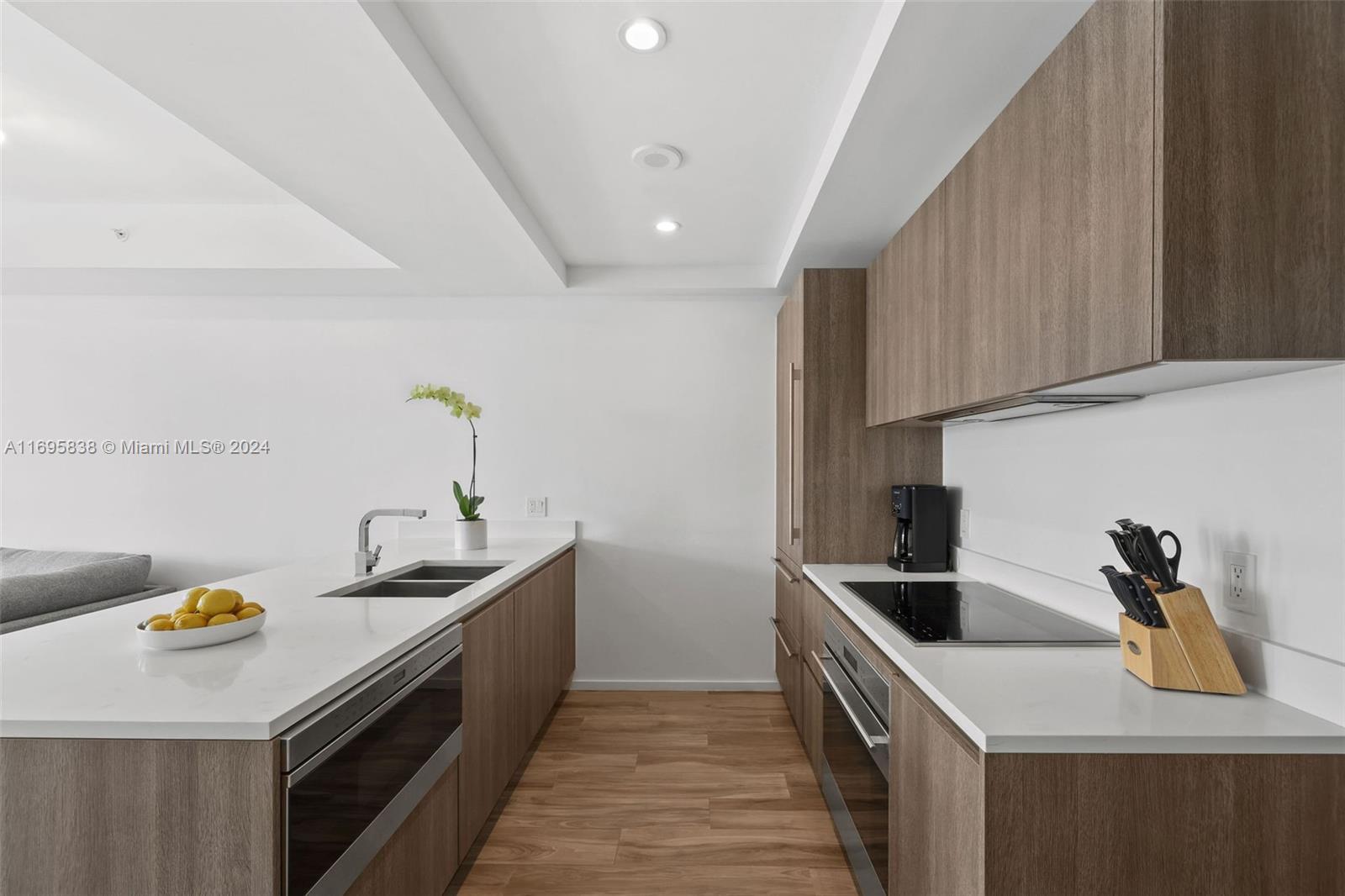 801 S Miami Ave #4002, Miami FL 33130