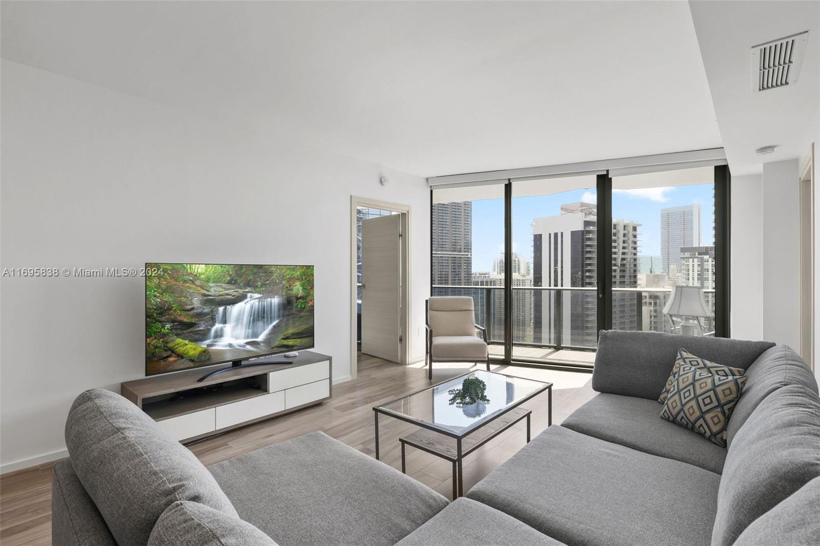 801 S Miami Ave #4002, Miami FL 33130