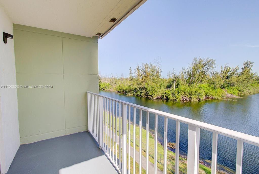 8240 SW 210th St #320, Cutler Bay, Florida image 2