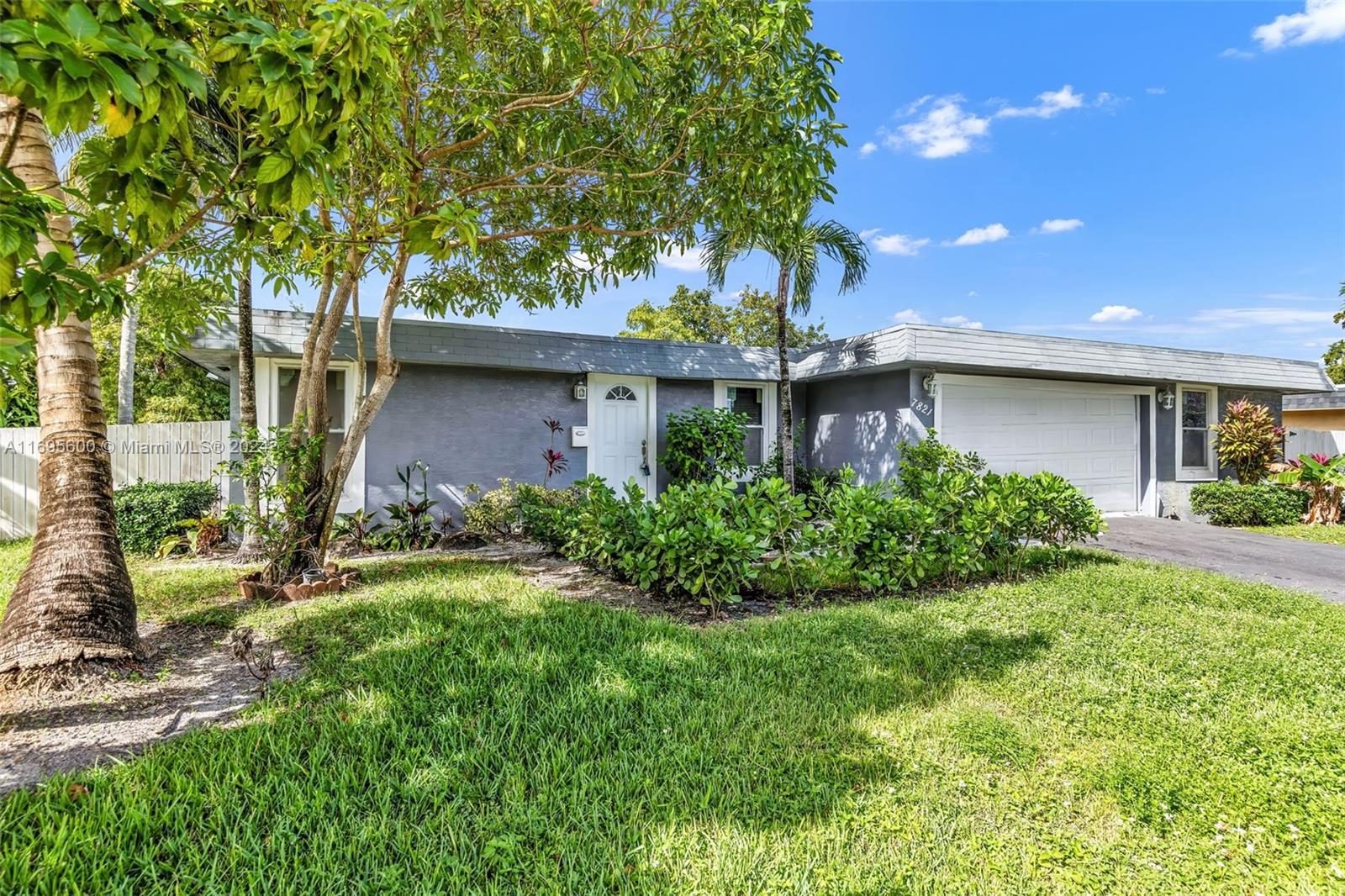 7821 NW 68th Ave, Tamarac, Florida image 2