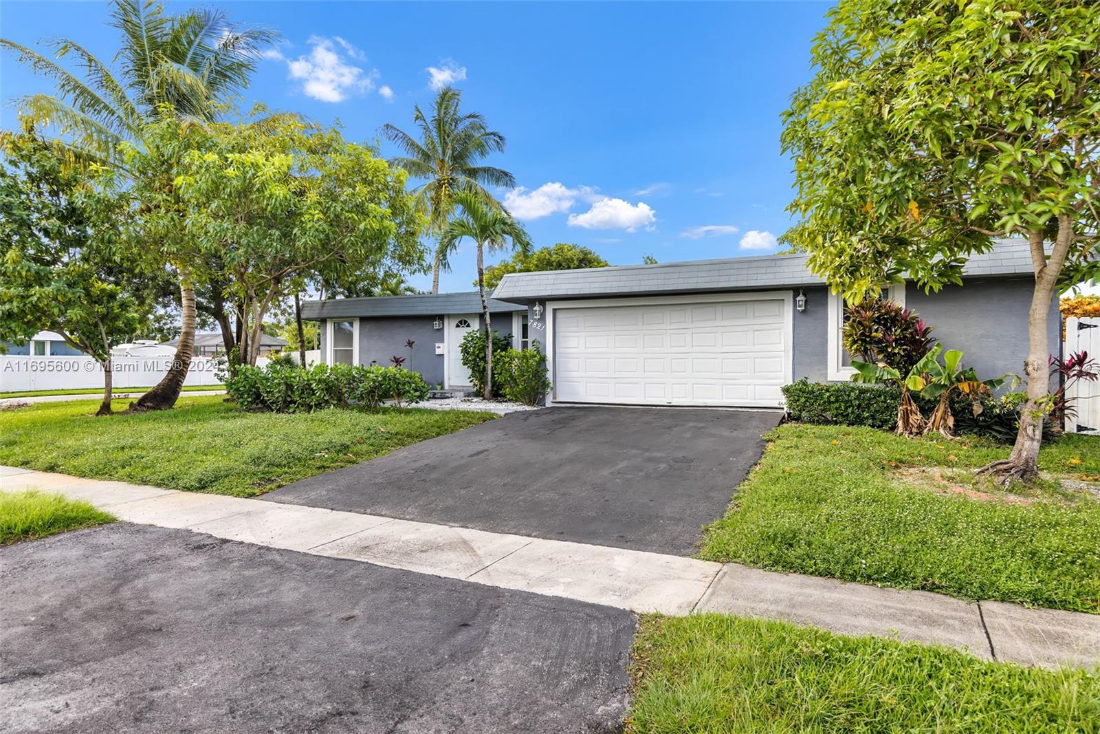 7821 NW 68th Ave, Tamarac, Florida image 3