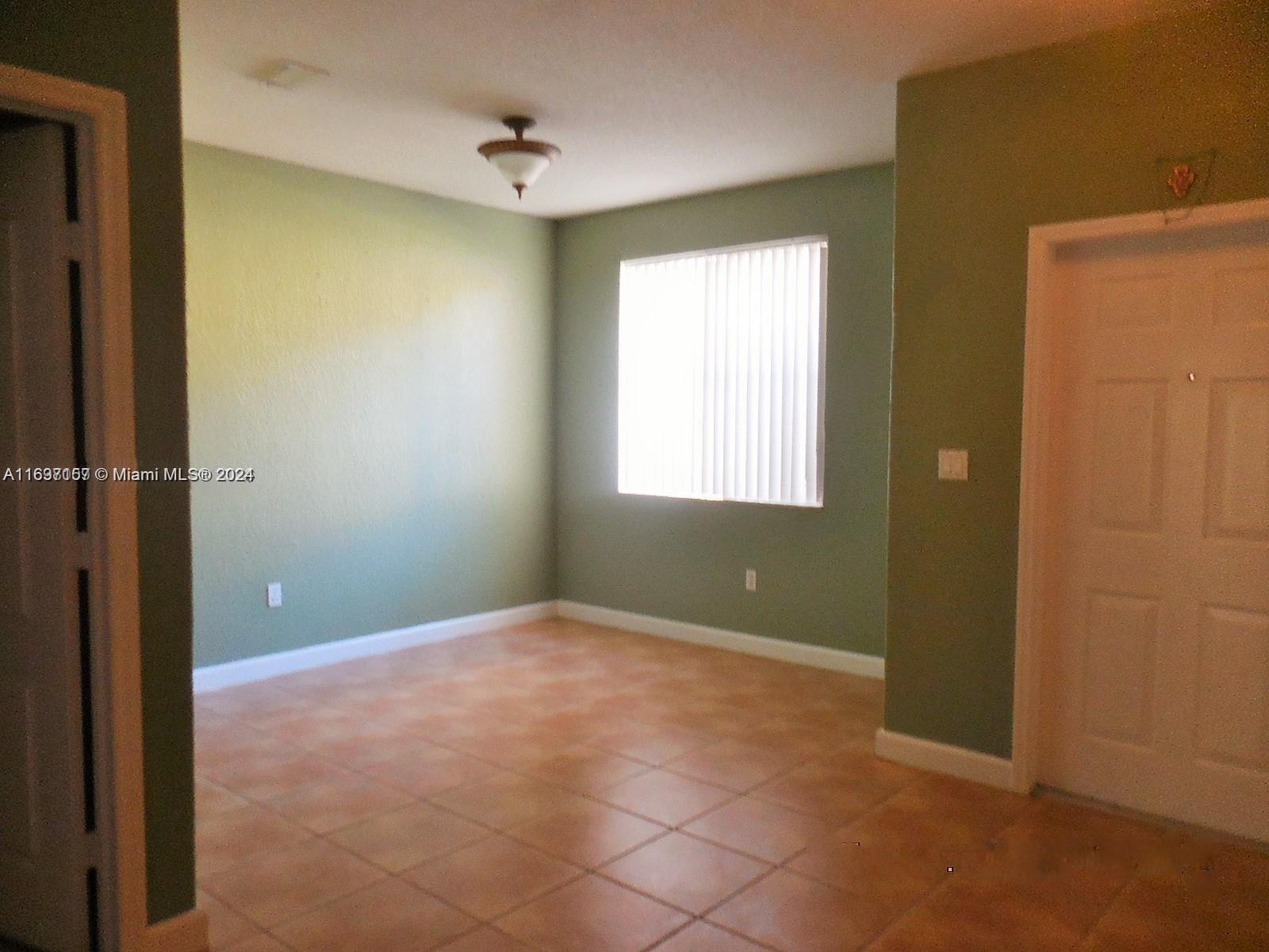 6940 NW 177th St #P102, Hialeah, Florida image 7