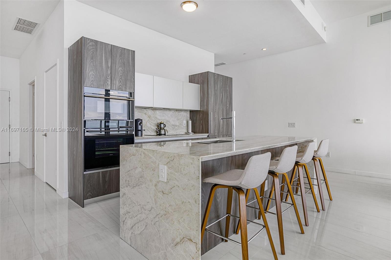480 NE 31st St #PH5202, Miami FL 33137