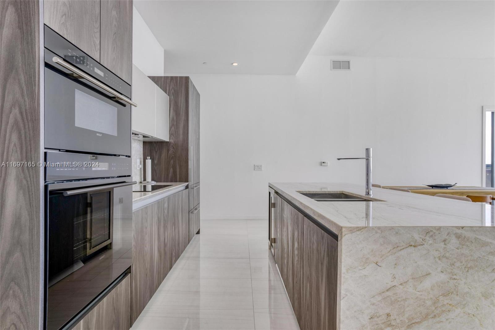 480 NE 31st St #PH5202, Miami FL 33137