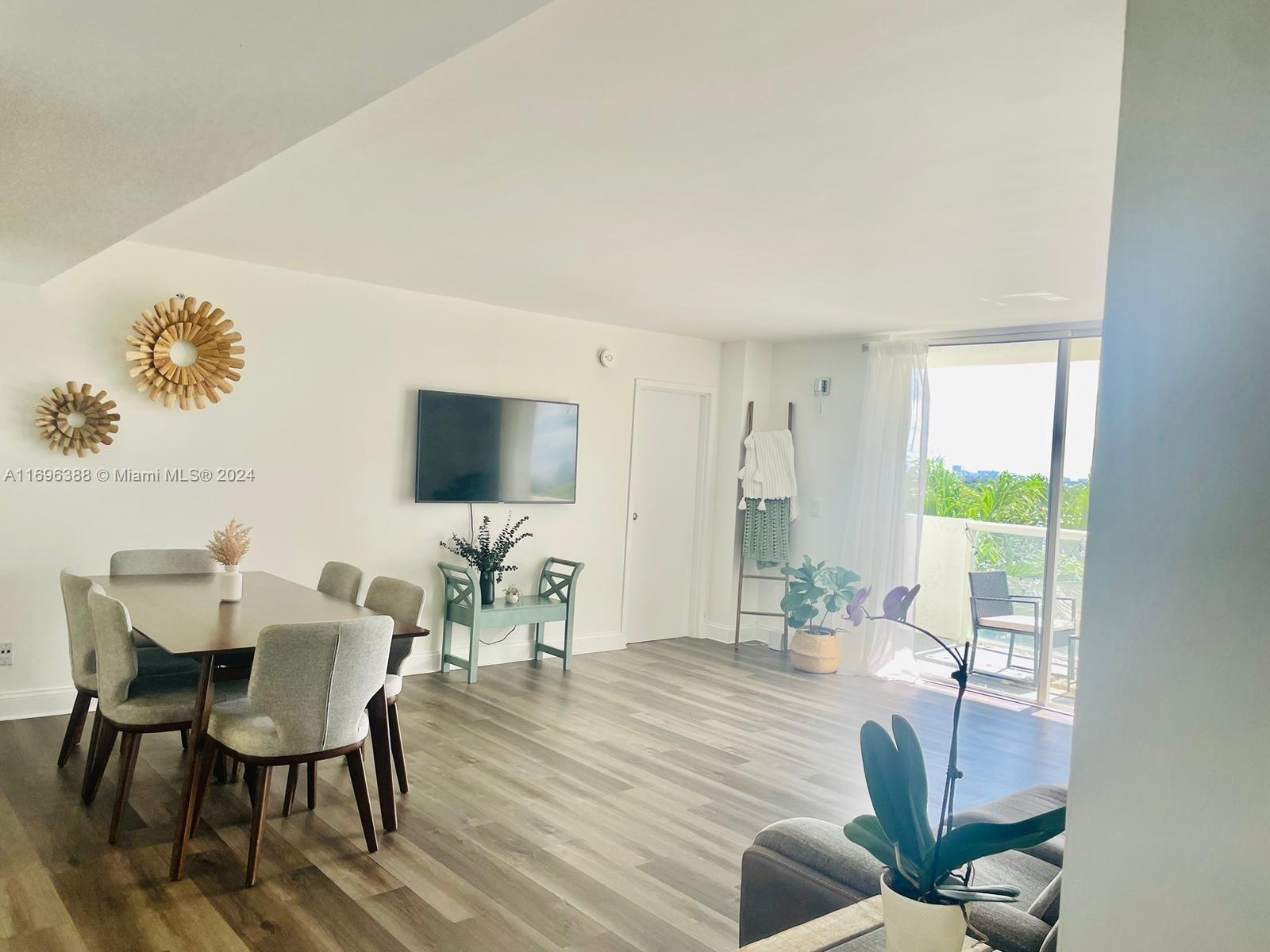 13499 Biscayne Blvd #610, North Miami, Florida image 2