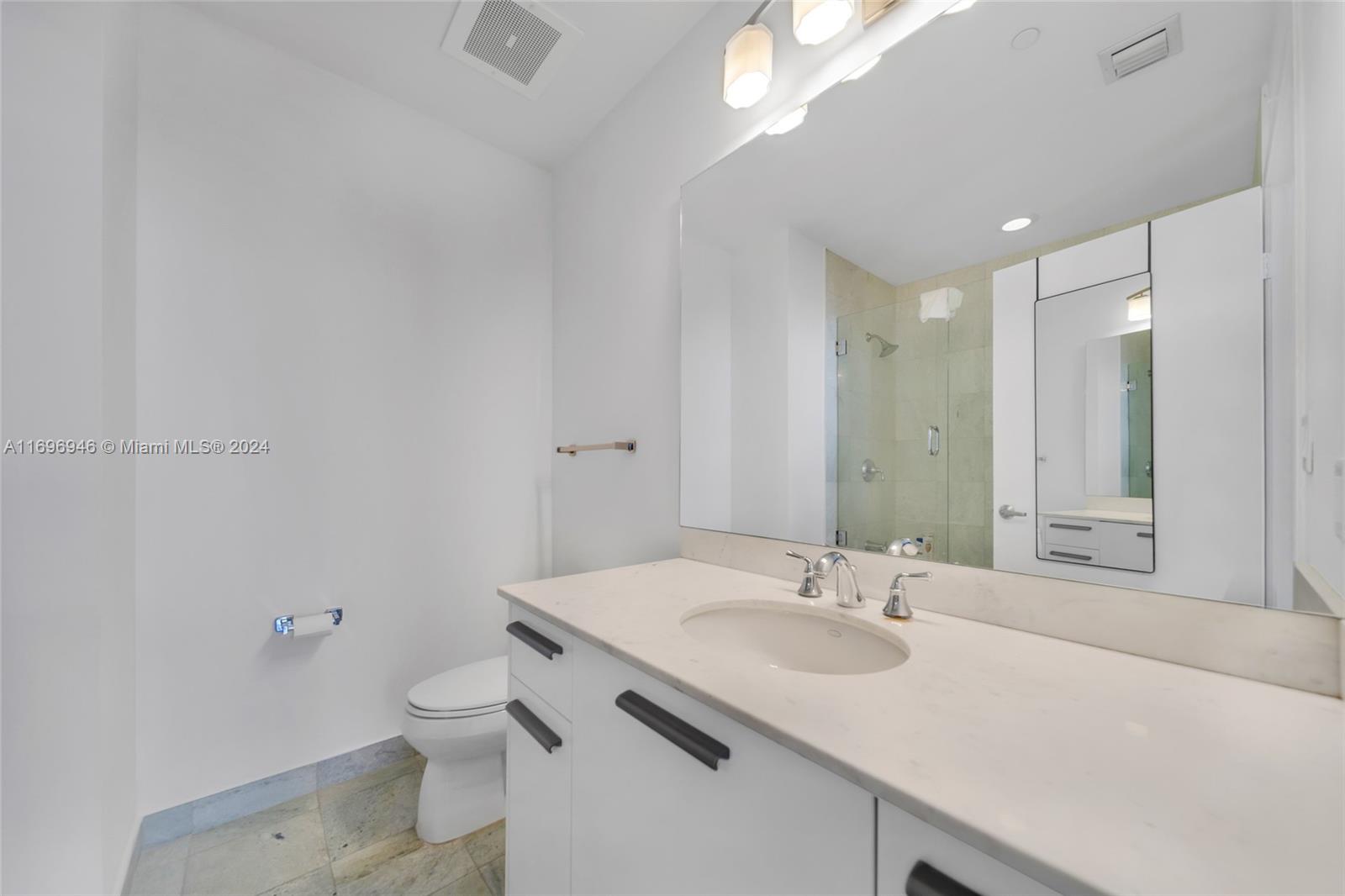 1060 Brickell Ave #4307, Miami, Florida image 14