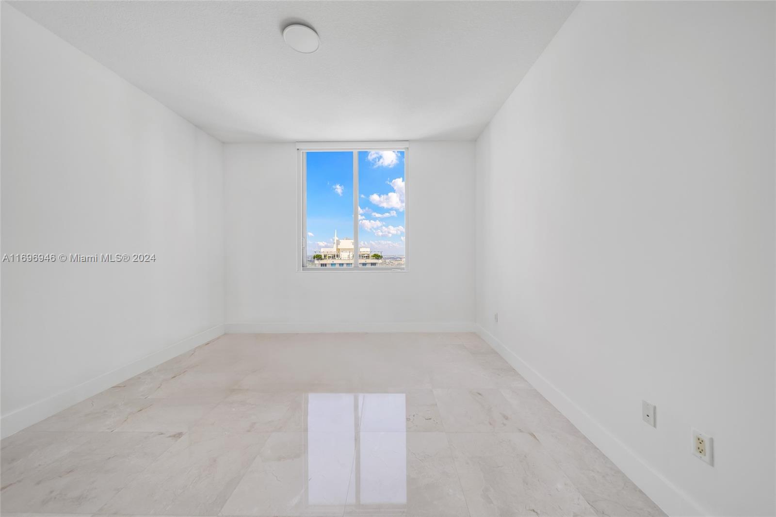 1060 Brickell Ave #4307, Miami, Florida image 17