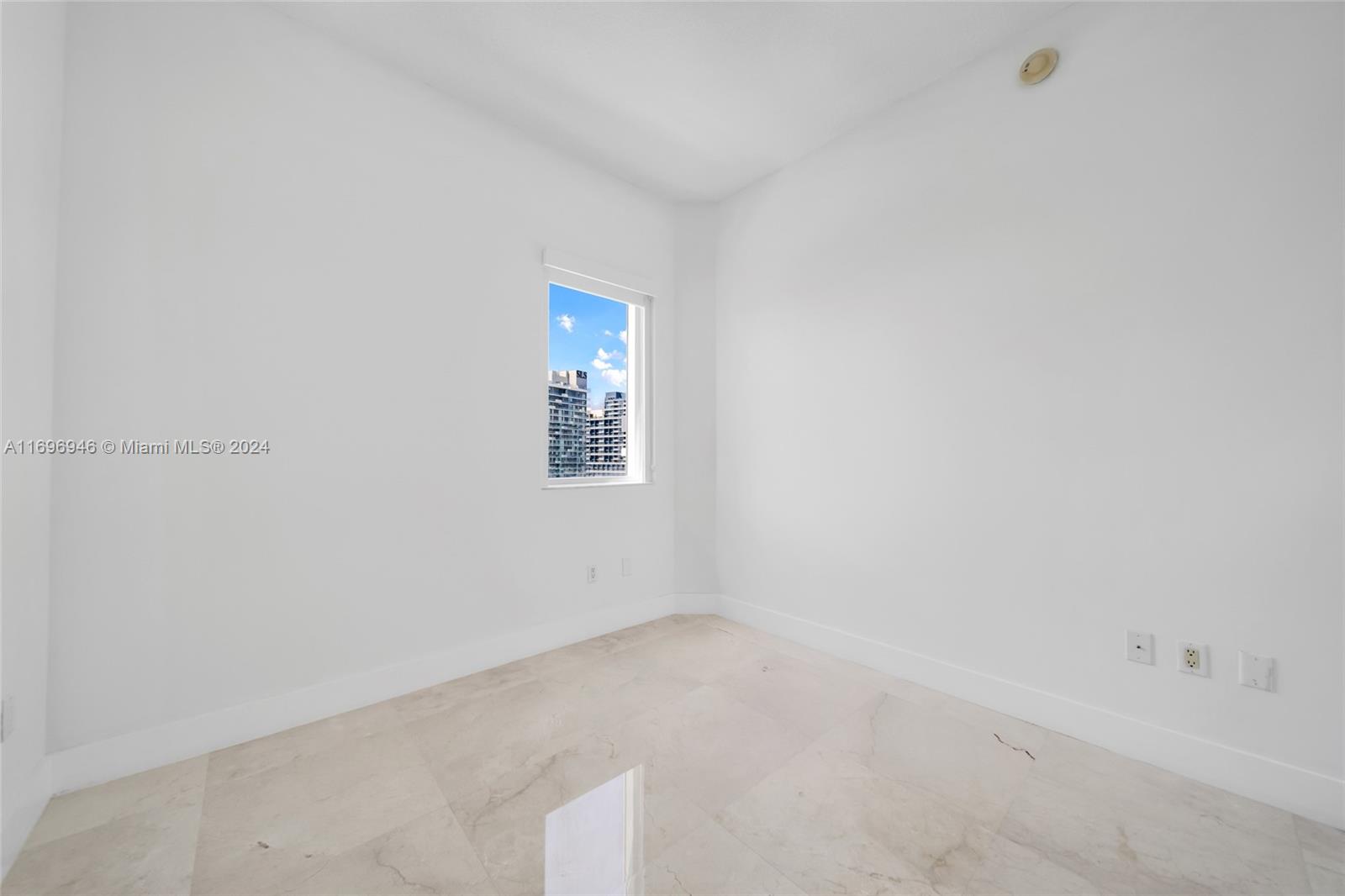 1060 Brickell Ave #4307, Miami, Florida image 29