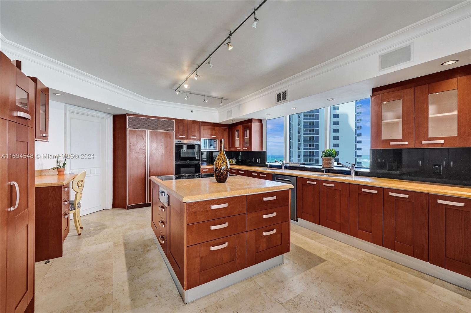 19111 Collins Ave #1108, Sunny Isles Beach, Florida image 24