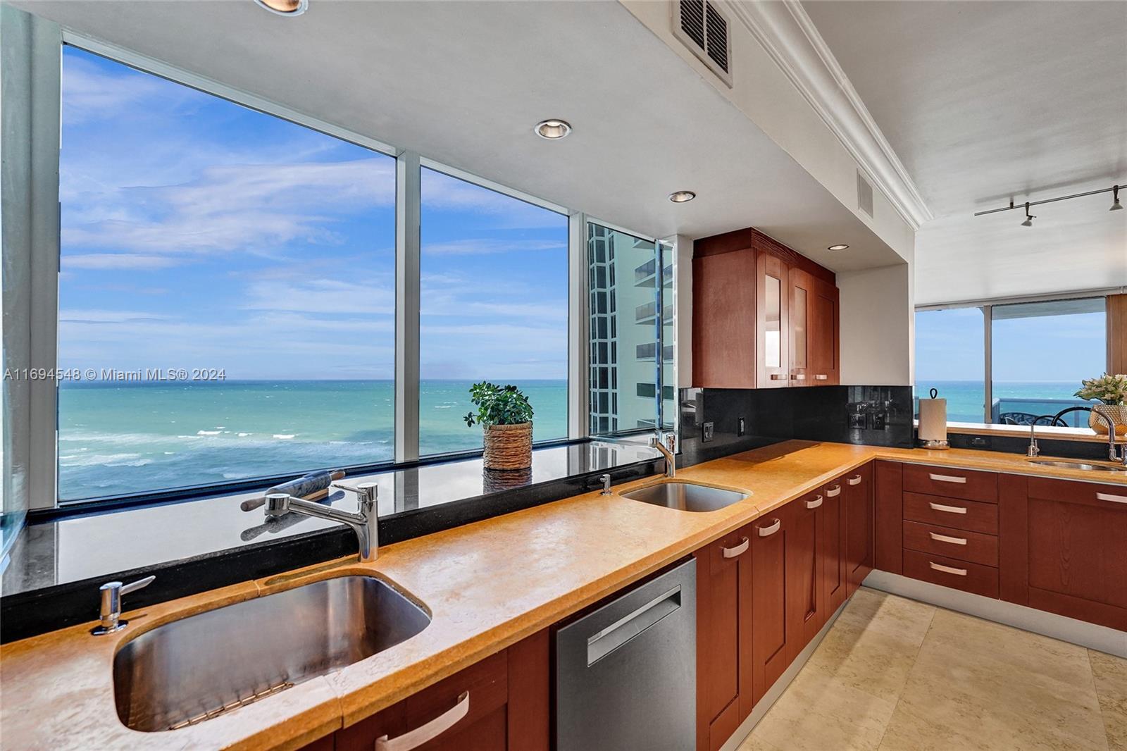 19111 Collins Ave #1108, Sunny Isles Beach, Florida image 33