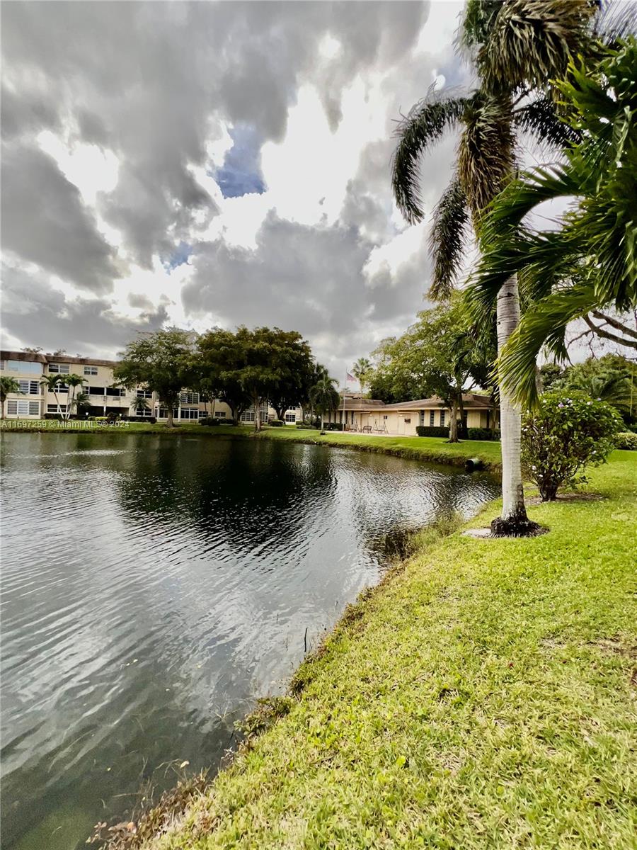 5103 NW 35th St #606, Lauderdale Lakes, Florida image 10