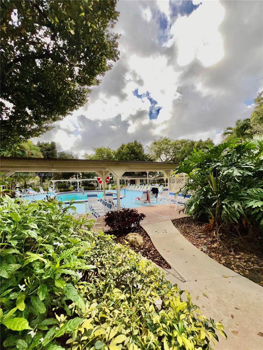 5103 NW 35th St #606, Lauderdale Lakes, Florida image 11