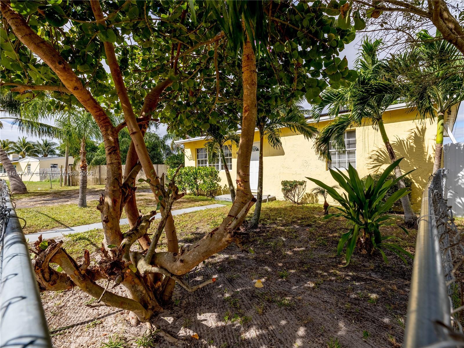 401 Cherry Rd, West Palm Beach, Florida image 34