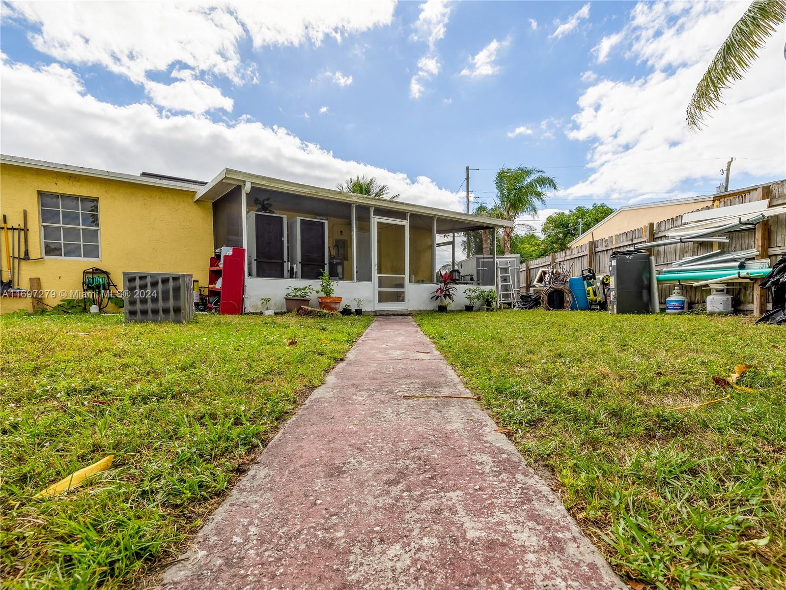 401 Cherry Rd, West Palm Beach, Florida image 35