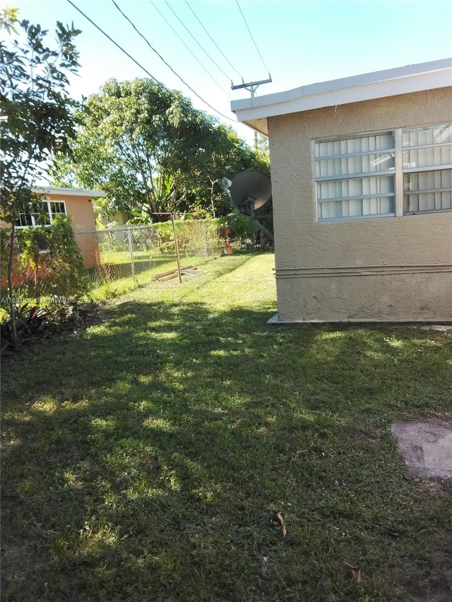 3572 NW 35th St, Lauderdale Lakes, Florida image 6