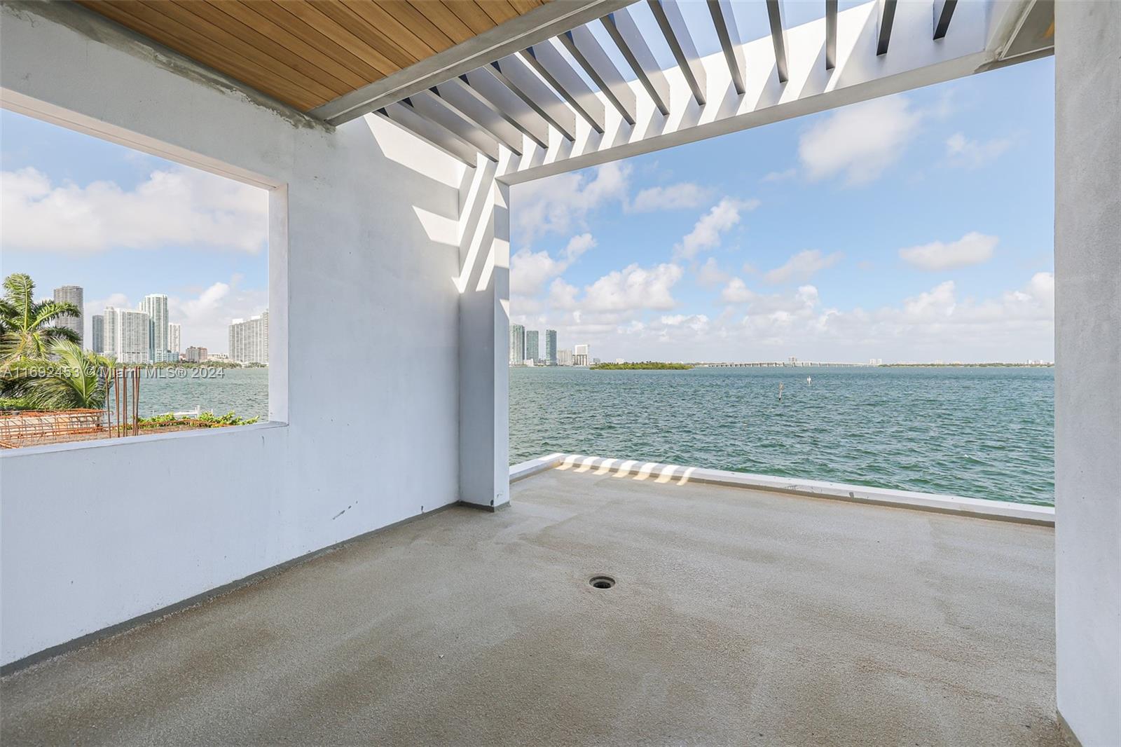 1045 N Venetian Dr, Miami, Florida image 25