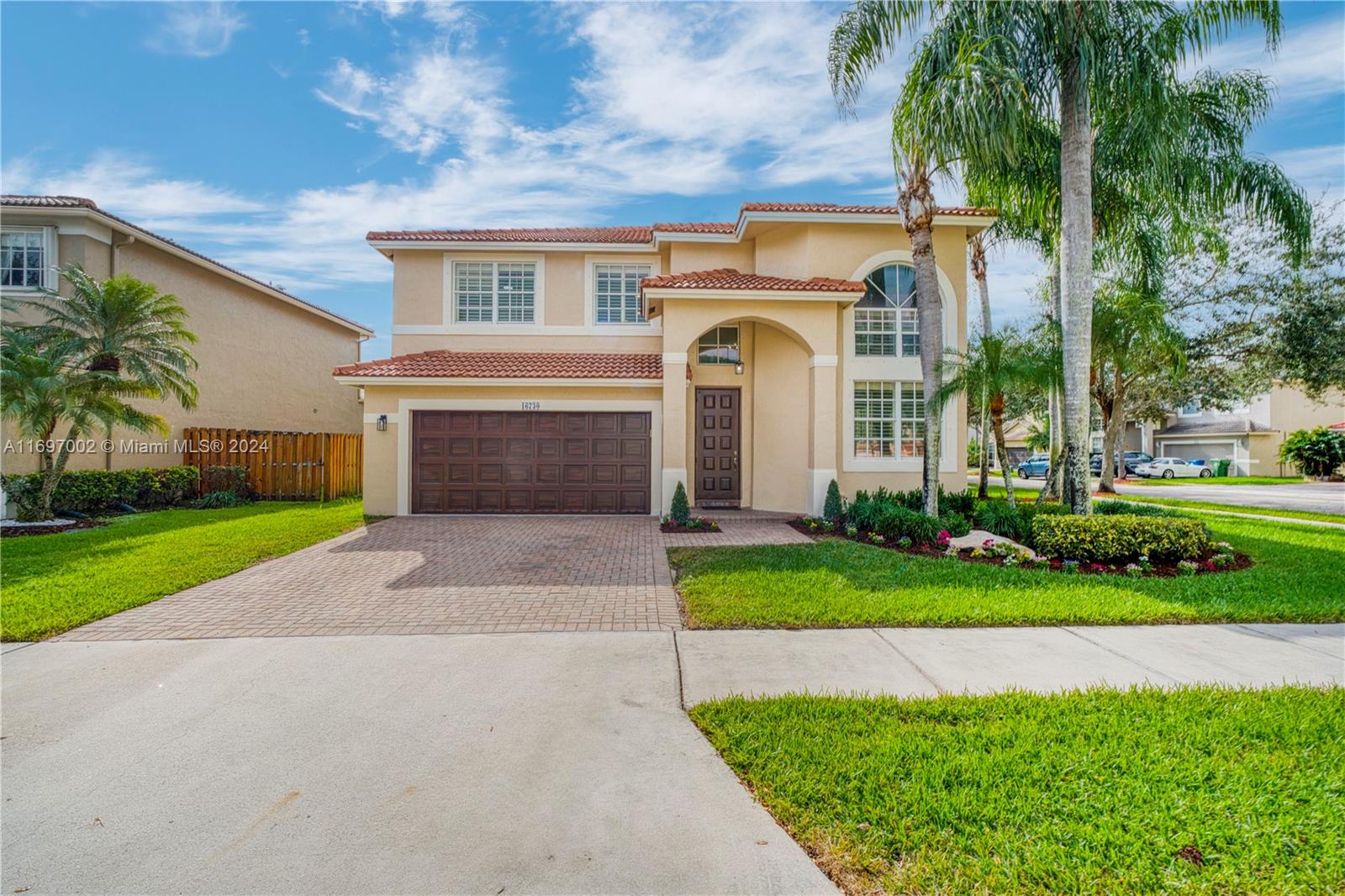 16730 Sapphire Ct, Weston, Florida image 1