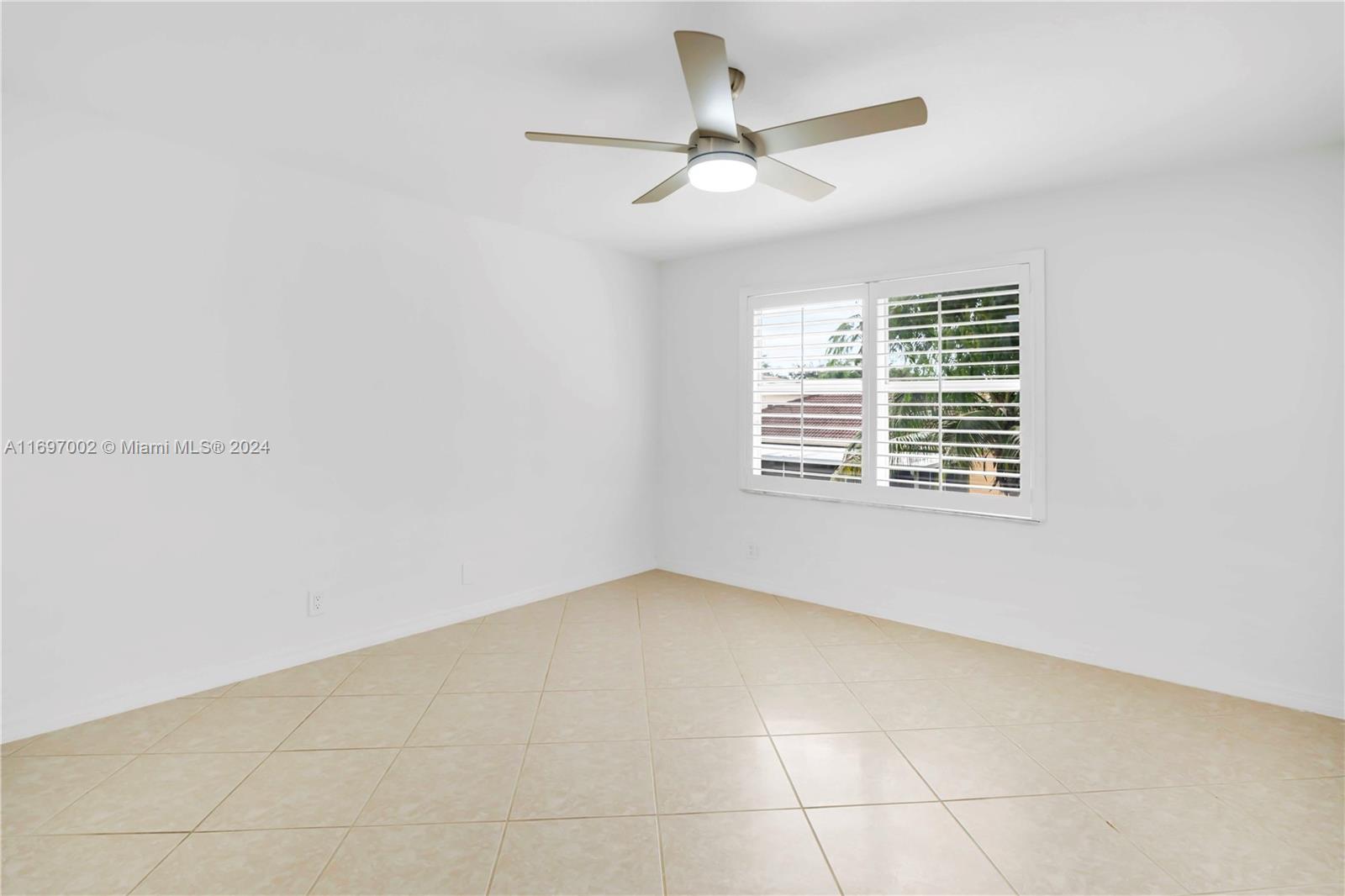 16730 Sapphire Ct, Weston, Florida image 24