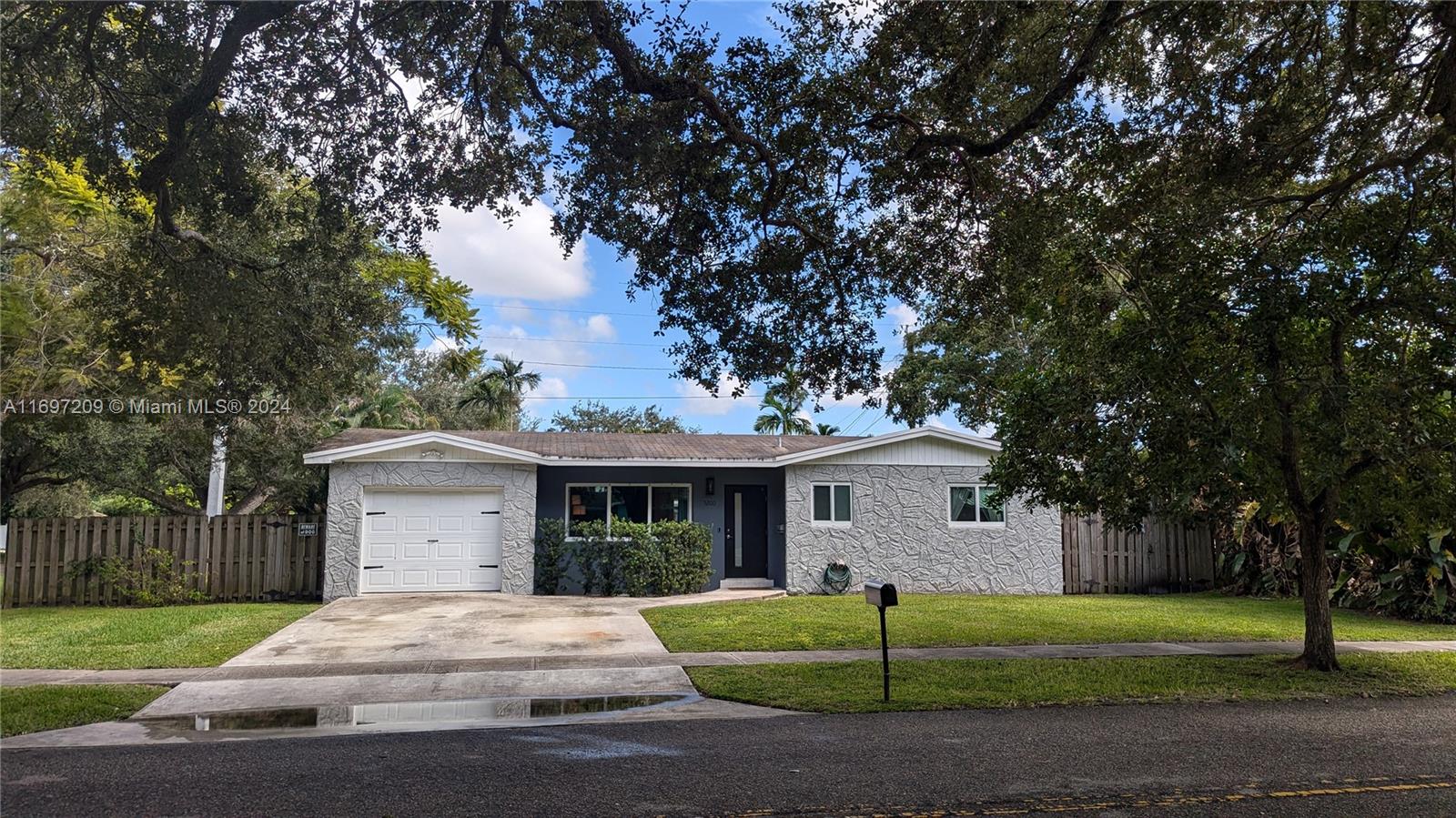 5200 SW 93rd Ave, Cooper City, Florida image 2