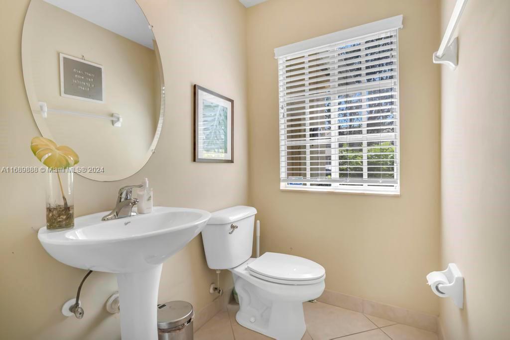 8989 Chambers St, Tamarac, Florida image 11