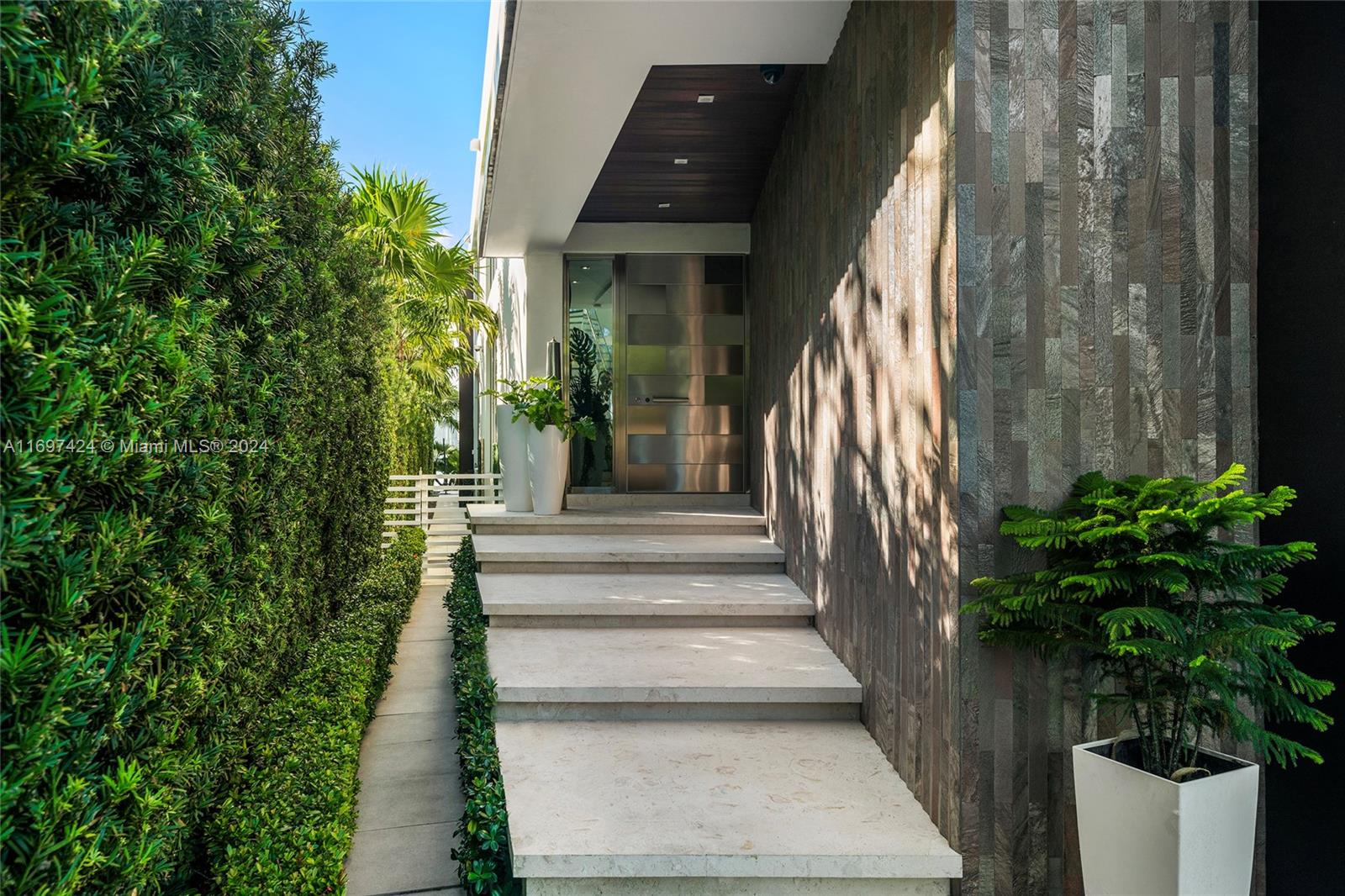 Listing Photo 11
