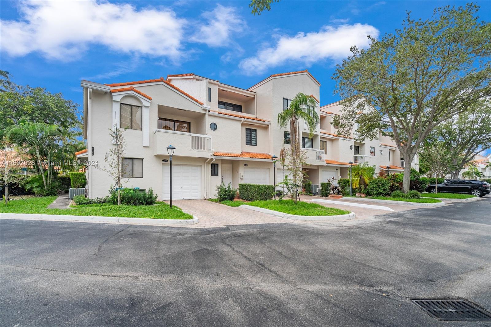 21388 Marina Cove Cir #12-G, Aventura, Florida image 2