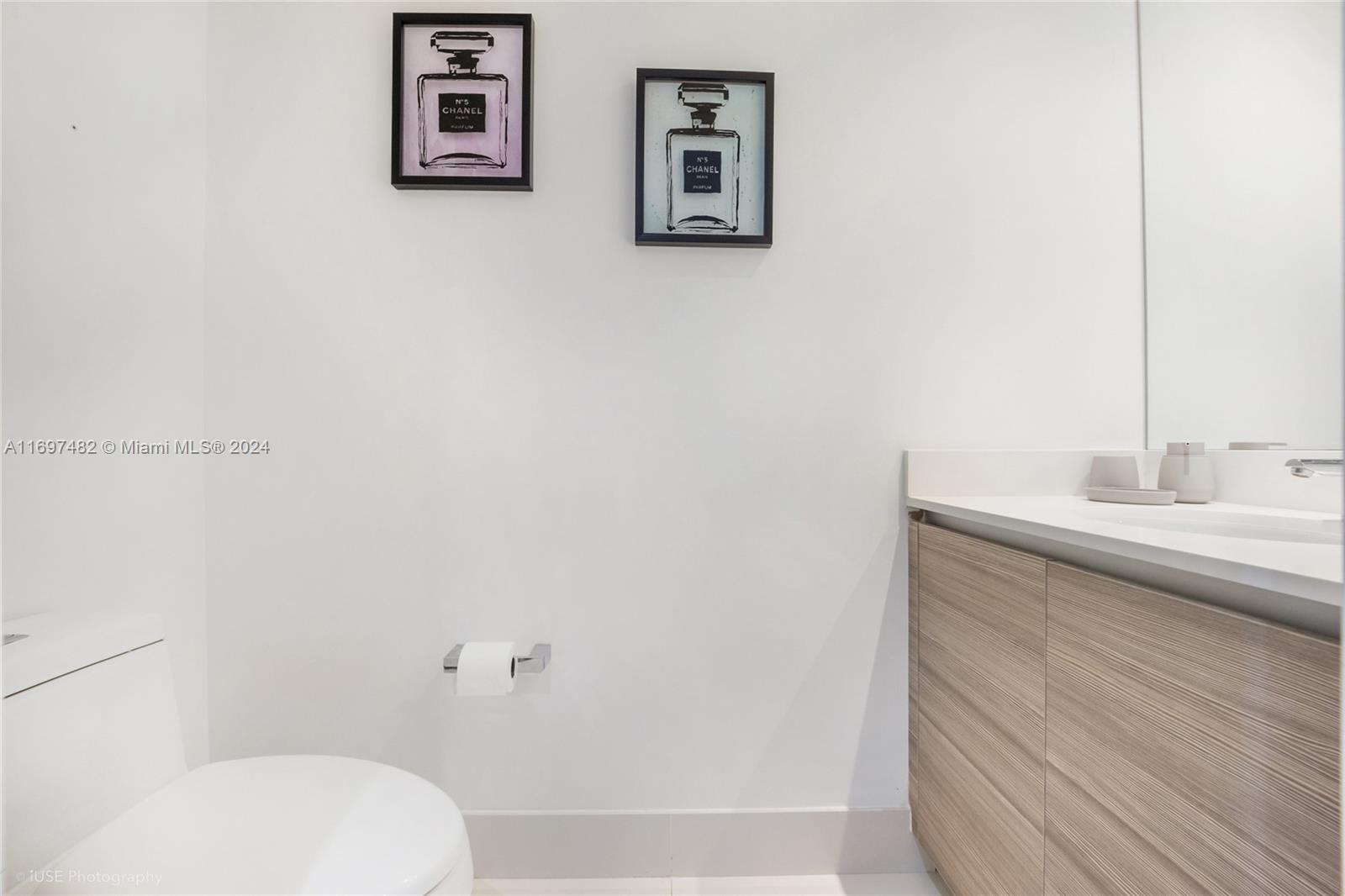 121 NE 34th St #1715, Miami FL 33137