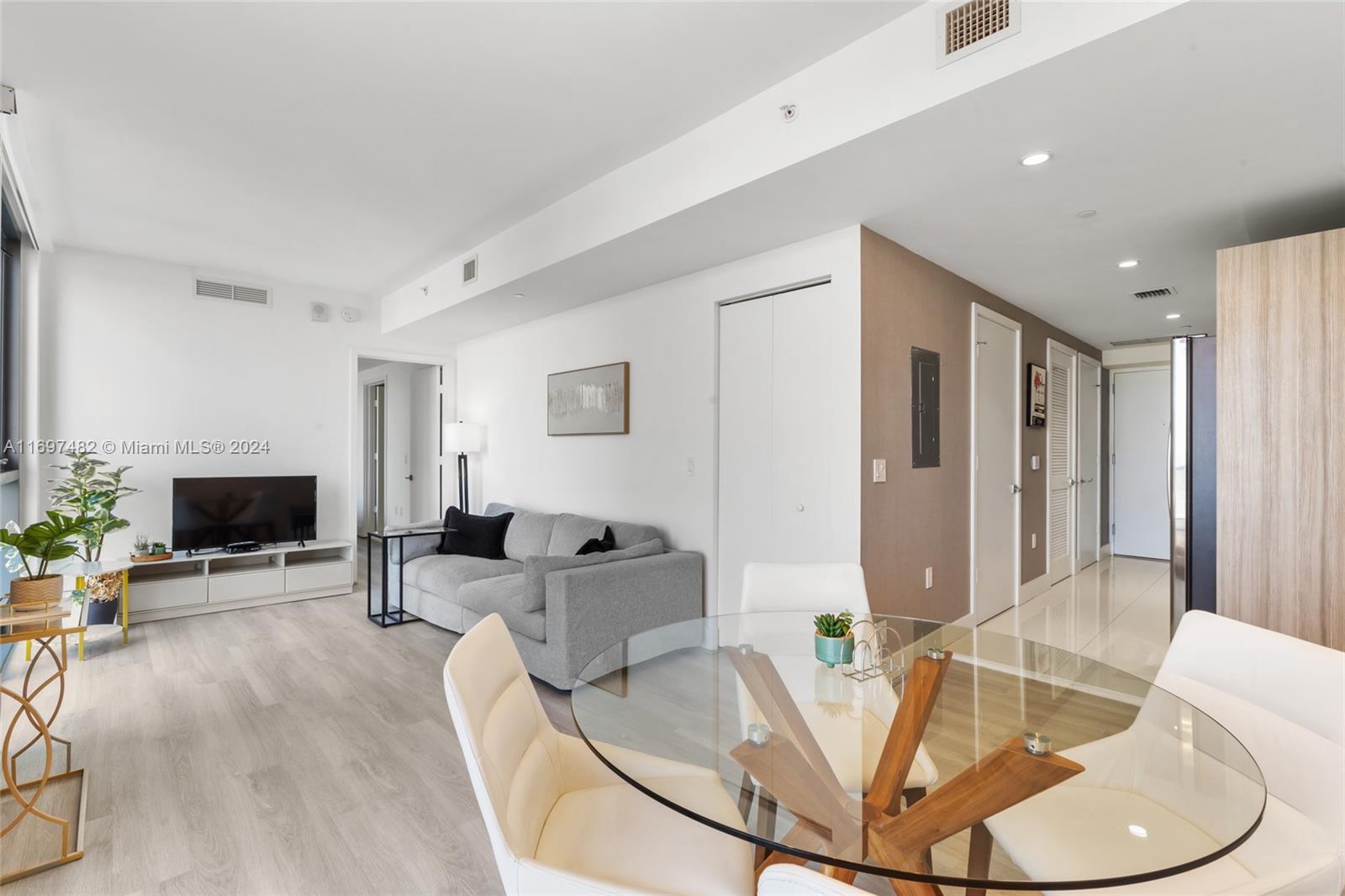 121 NE 34th St #1715, Miami FL 33137
