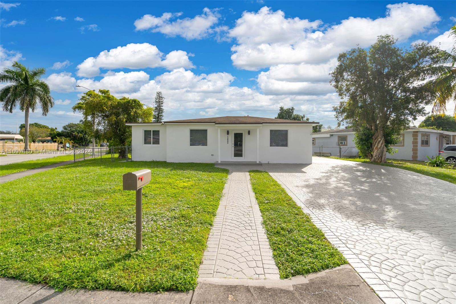 12845 NW 17th Pl, Miami, Florida image 2