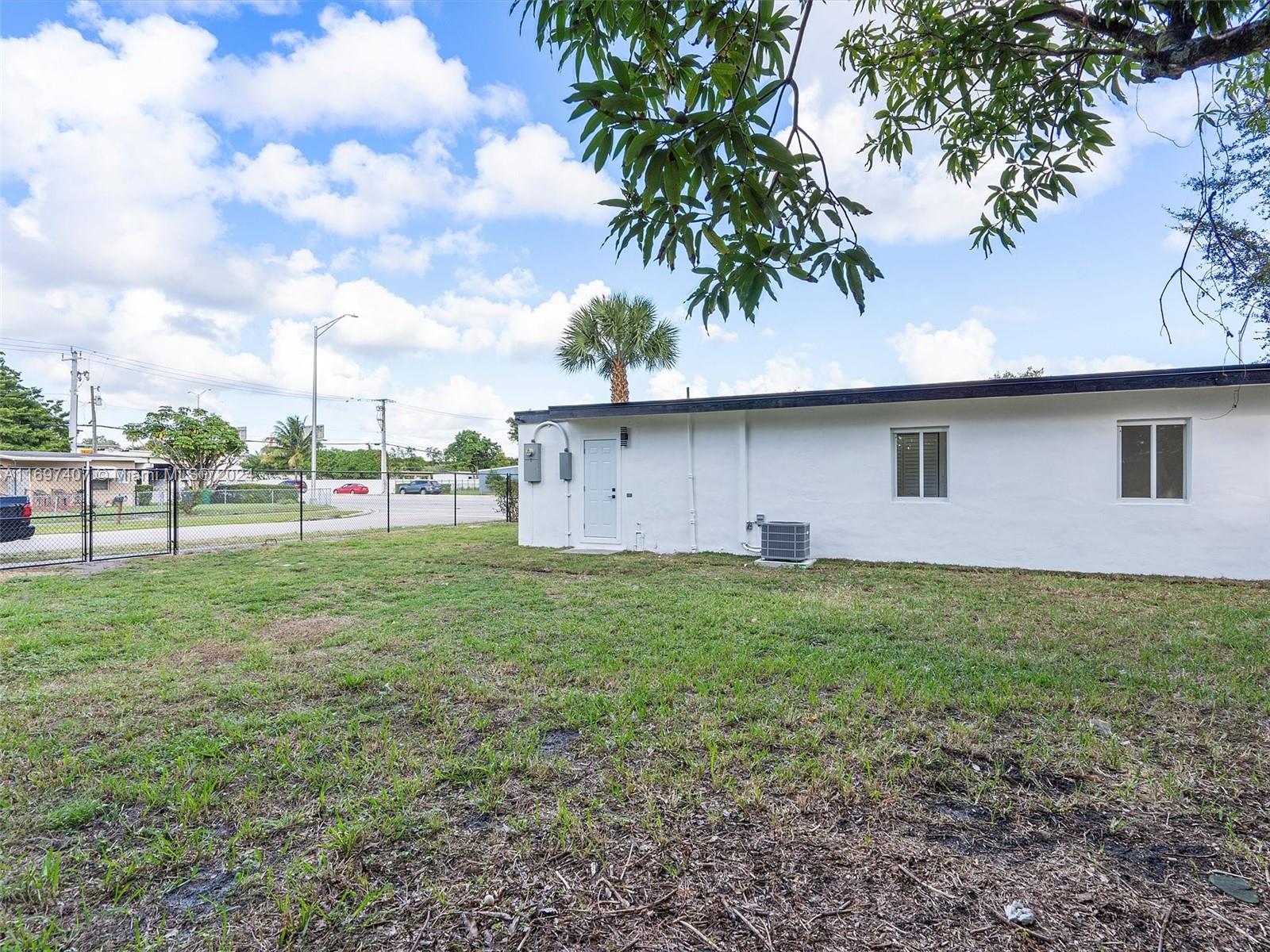 16520 NW 22nd Ave, Miami Gardens, Florida image 36