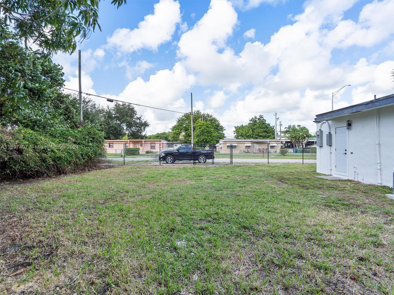 16520 NW 22nd Ave, Miami Gardens, Florida image 38