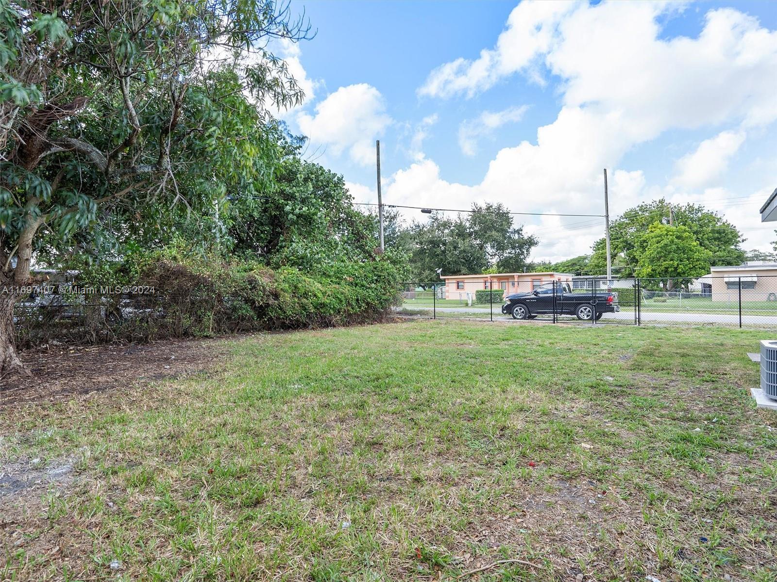 16520 NW 22nd Ave, Miami Gardens, Florida image 40