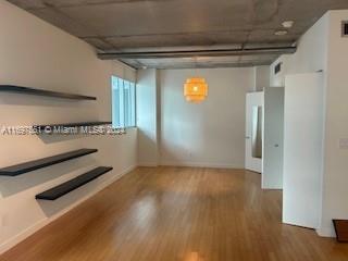 Cozy studio unit on the 25th floor of Neo Vertika. Building is located on the Miami River in a prime location in the heart of Brickell, with Brickell City Center down the street.