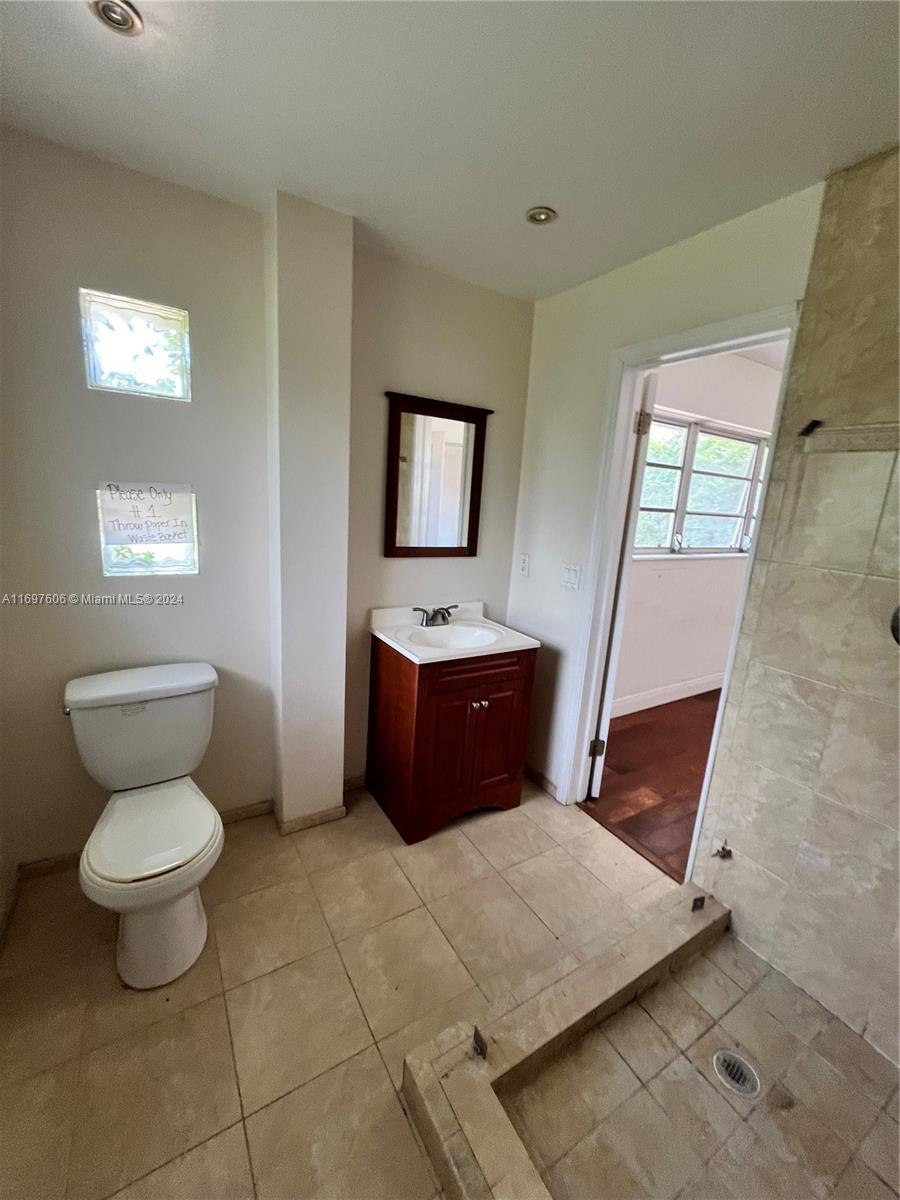 2406 Flamingo Ln, Fort Lauderdale, Florida image 9