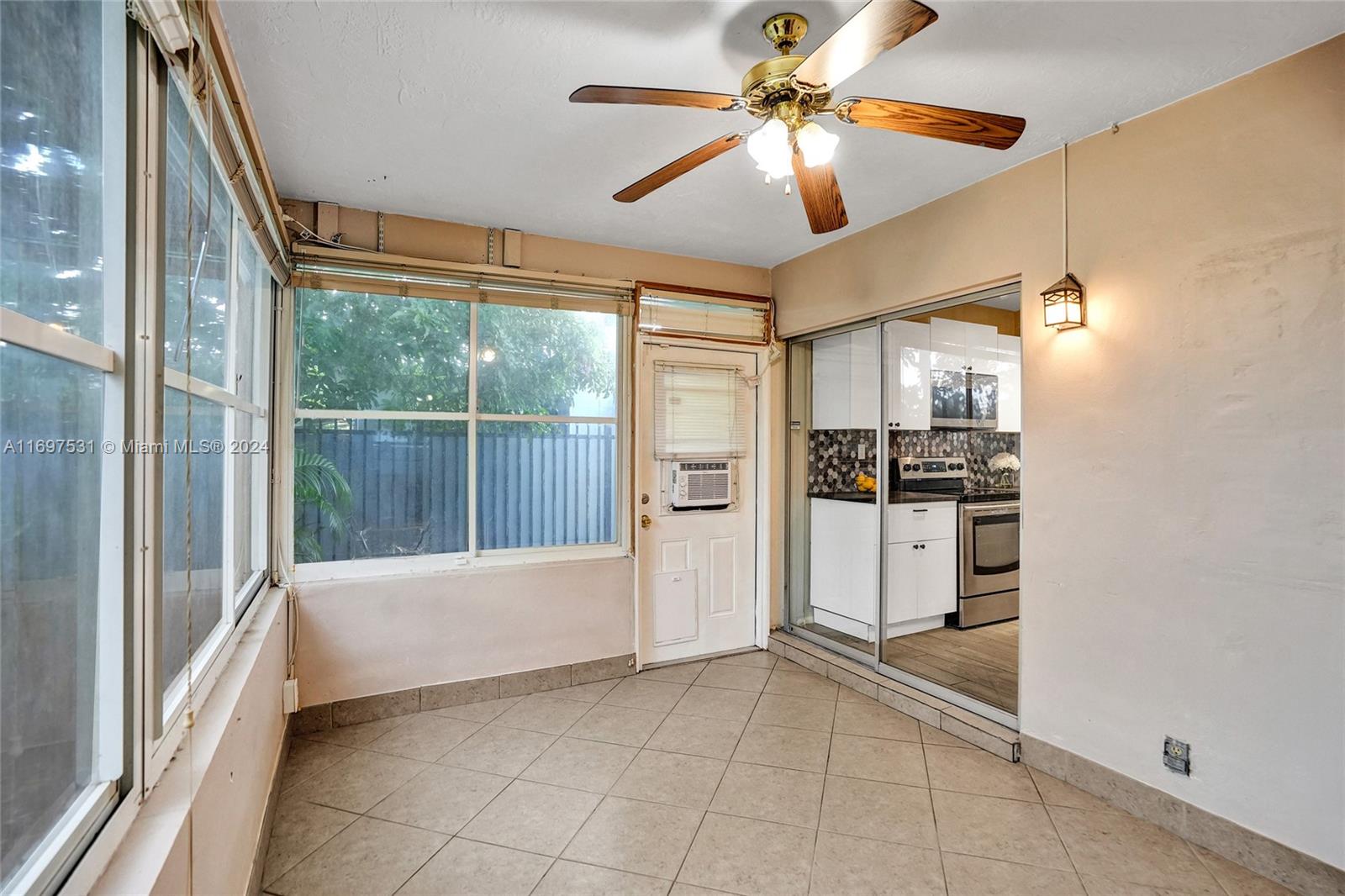 8351 NW 25th St, Sunrise, Florida image 36