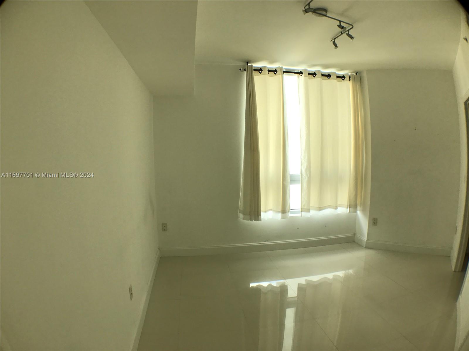 350 S Miami Ave #3309, Miami FL 33130