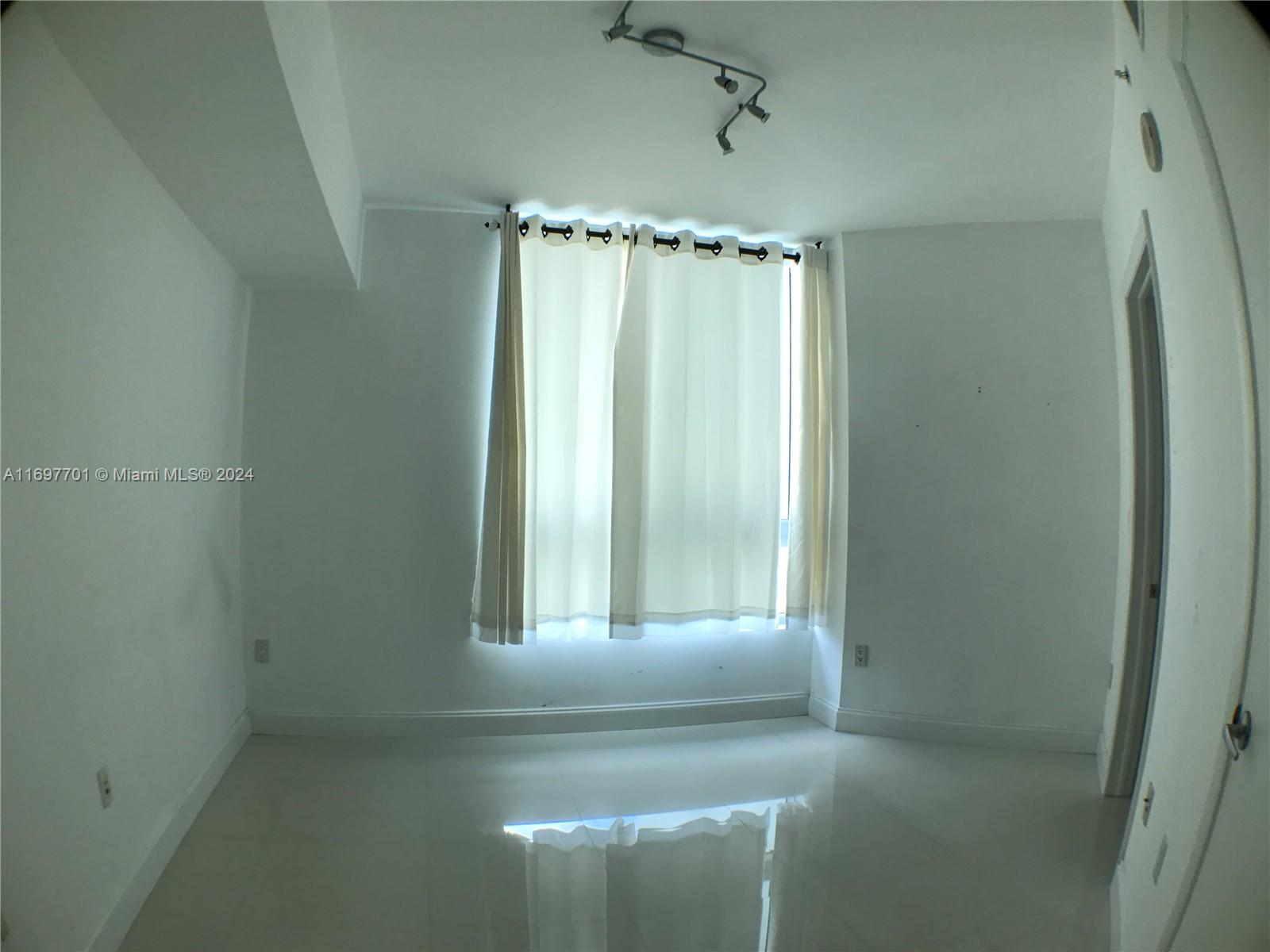 350 S Miami Ave #3309, Miami FL 33130