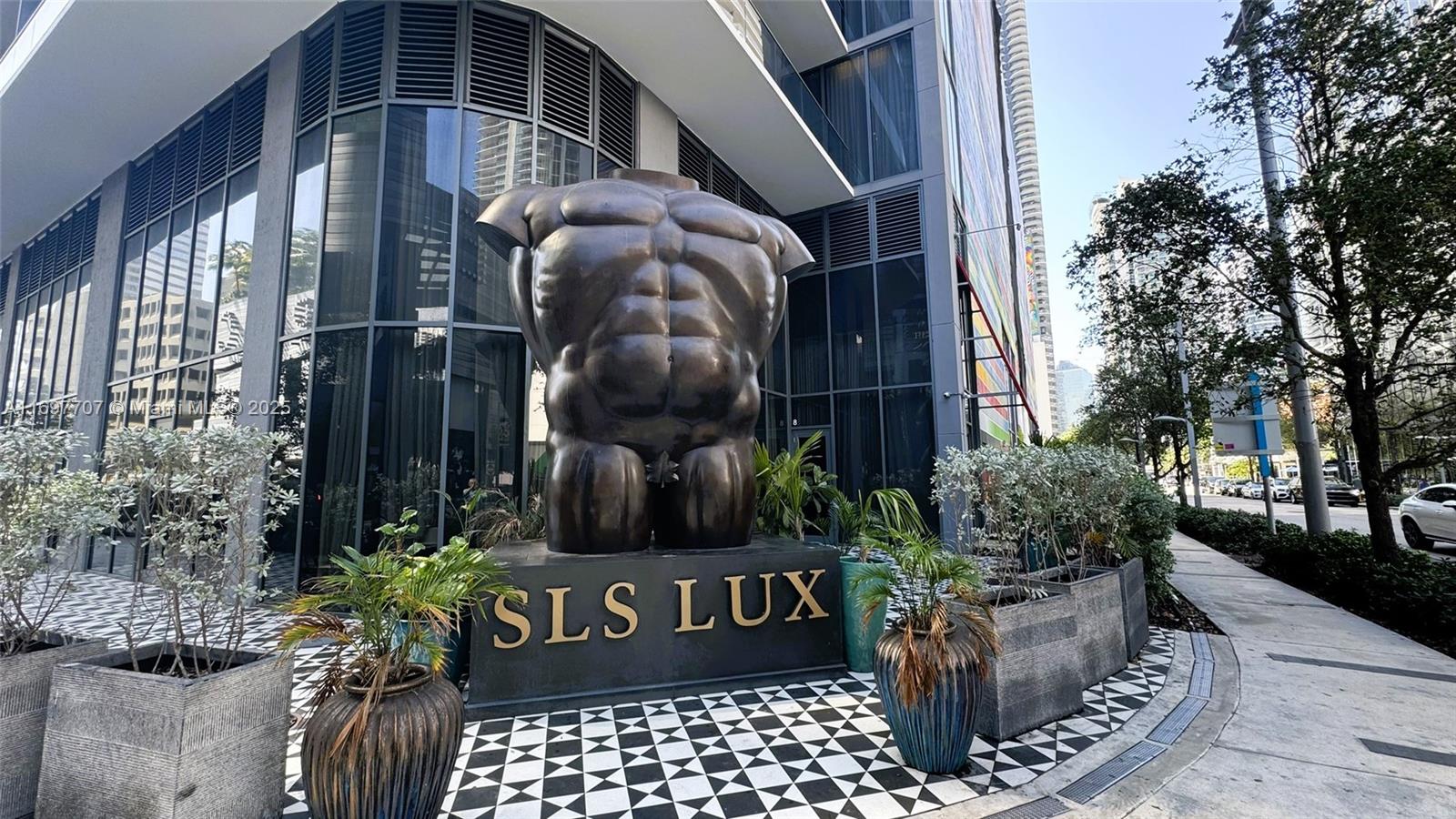 Condo for Sale in Miami, FL