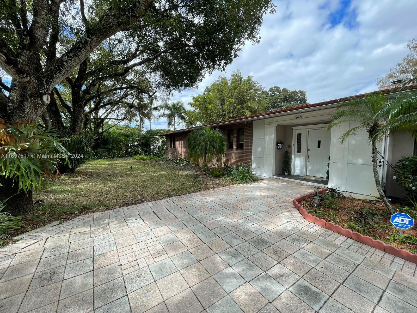 5461 W Broward Blvd, Plantation, Florida image 2