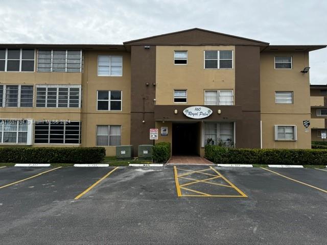 160 Royal Palm Rd #214, Hialeah Gardens, Florida image 25