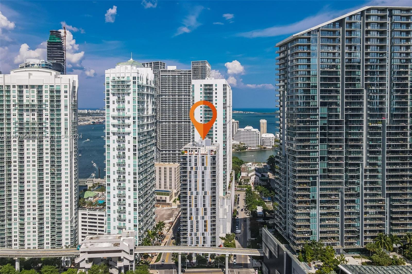 My Brickell condominium corner unit fully upgraded, furnished and equipped.  Gorgeous views from this corner unit, 2 bed/2 bath plus den, with quartz counters and Italian cabinets, stainless steel appl. Black out shades in bedrooms, shades in living room, large walk in master closet,ready to move in! private balcony & Amazing location, centrally located in the Brickell area. Best floor plan, light, bright and airy. Washer and dryer in the unit, this is the one! Building has 24 hour concierge and valet, roof top pool and gym.
Min rent is 30 days to six months!