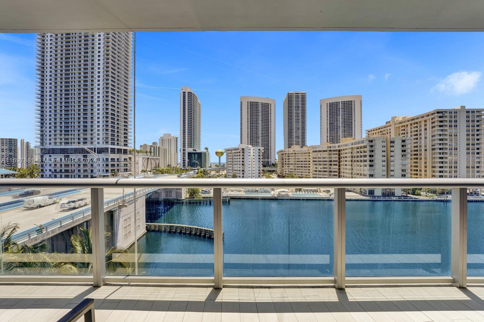 Apartamento en Venta en Hallandale Beach, FL