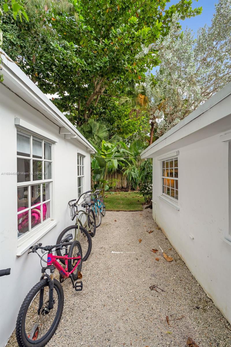 3686 Loquat Ave, Coconut Grove, Florida image 31