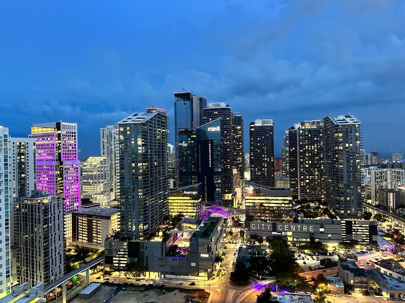 350 S Miami Ave #3902, Miami FL 33130